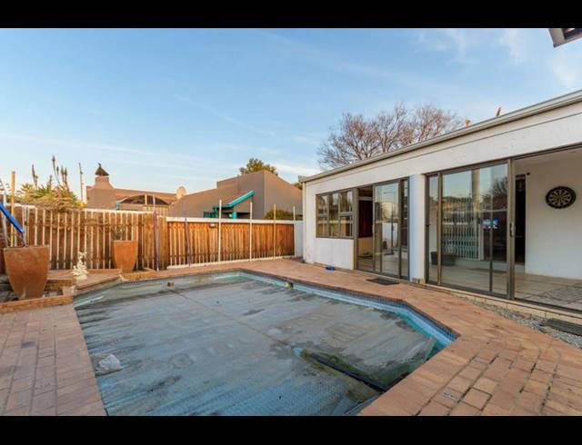 3 BEDROOM HOUSE FOR SALE IN ESTHER PARK